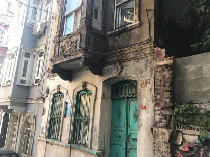 Beyoğlu'ndaki tarihi binaların kapıları çalındı