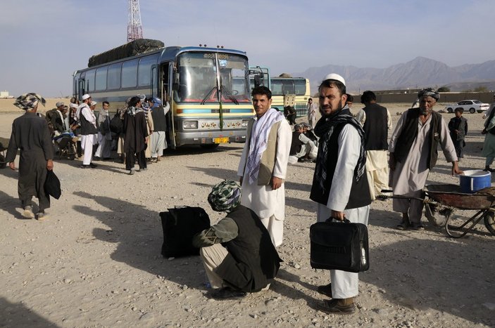 Almanya, güvenlik nedeniyle Afganları geri göndermekten vazgeçti