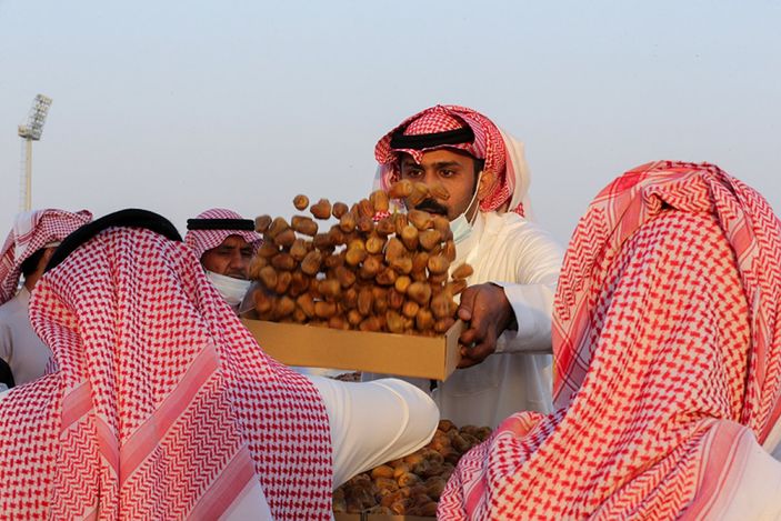 Suudi Arabistan'da hurma pazarı kuruldu