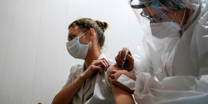 İşçiler endişeli: Aşı olmayanlar işten çıkarılabilir mi?