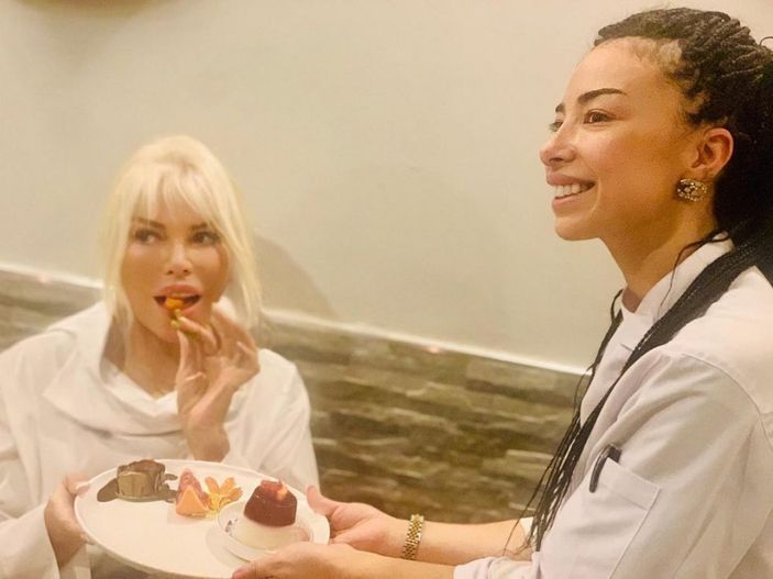 Sadece yarışmacı değilmiş! MasterChef Burcu Önal'ın Ajda Pekkan'la bağı şaşırttı! Yıllar önce...