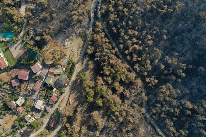 Marmaris Kızkumu Plajı çevresinde yanan ormanlık alanlar havadan görüntülendi