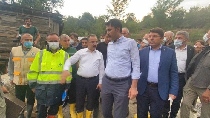 Murat Kurum, sel felaketinin yaşandığı Bartın’da