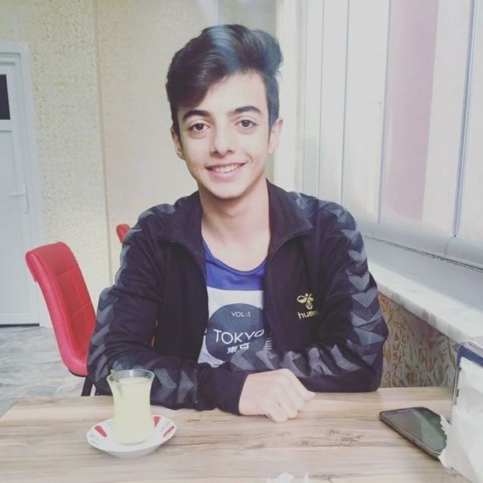Çanakkale'de Türkiye birincisi genç, kazada hayatını kaybetti