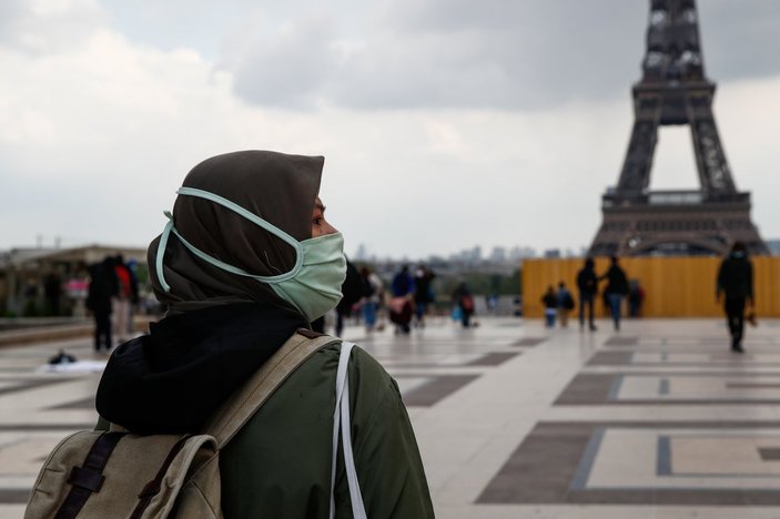 Paris'te turist azlığı nedeniyle esnafın geliri düştü