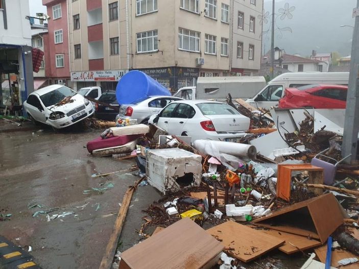 AFAD: Kastamonu ve Bartın'da sel sularına kapılan 11 kişi hayatını kaybetti