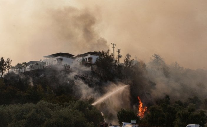 Josep Borrell: Türkiye'deki yangınlar, iklim değişikliğinin hatırlatıcısı