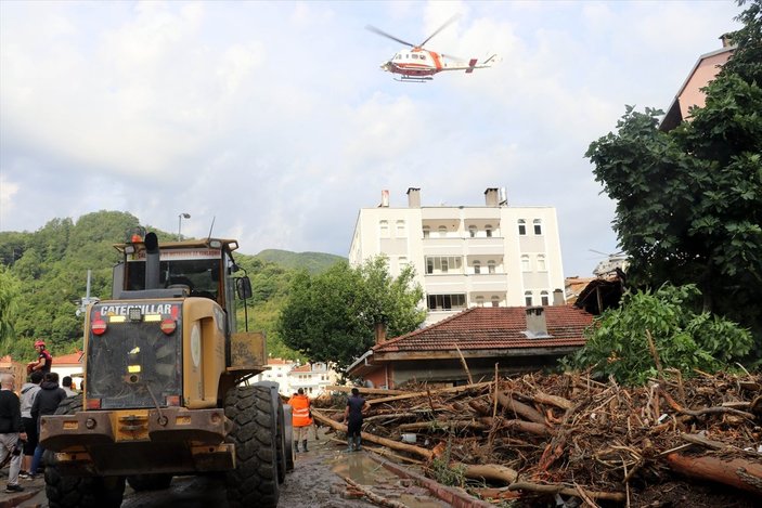 Kastamonu'da binalarında mahsur kalanlar, helikopterlerle kurtarıldı
