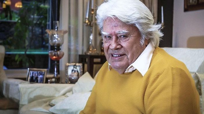 Cüneyt Arkın takipçilerini geçmişe götürdü! Nostaljik paylaşımı olay oldu: Bir zamanlar Levent...