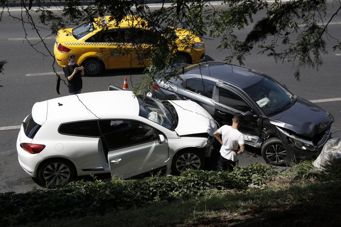 İstanbul’da zincirleme kaza: Trafik allak bullak oldu