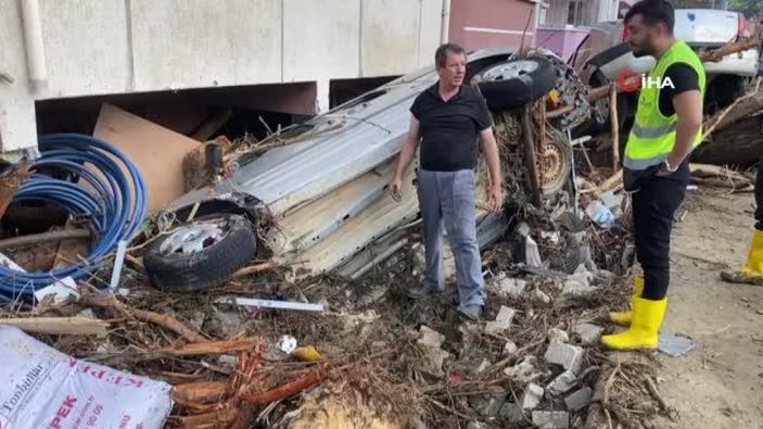 Kastamonu'da patronunun arabasını kurtardı, patronu sel sularına kapıldı