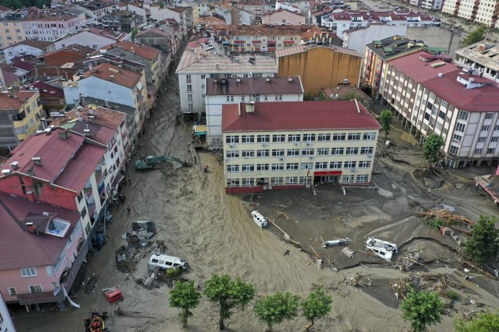 Sel felaketinde can kaybı 66'ya yükseldi