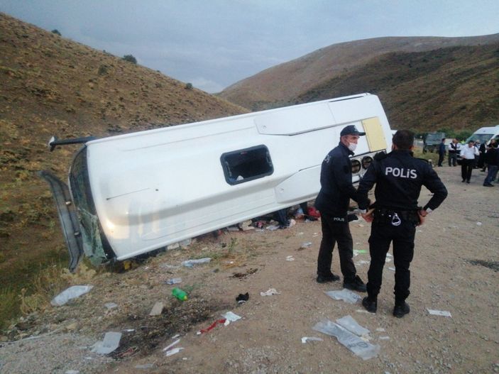 i Kayseri'de midibüs dere yatağına devrildi: 29 yaralı