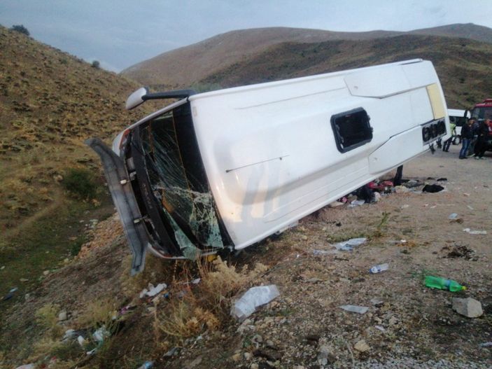 i Kayseri'de midibüs dere yatağına devrildi: 29 yaralı