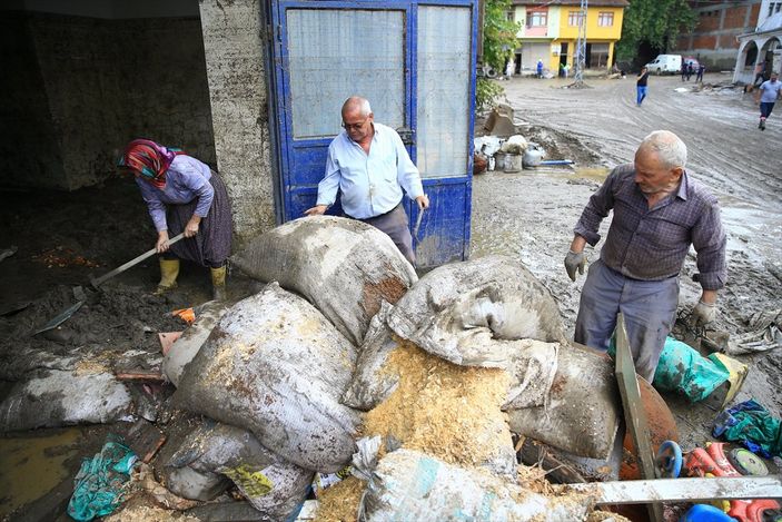 a Bartın’da selzede, eşi ile helalleştiği anları gözyaşları içinde anlattı