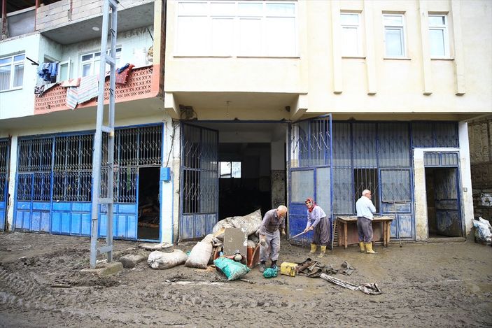 a Bartın’da selzede, eşi ile helalleştiği anları gözyaşları içinde anlattı