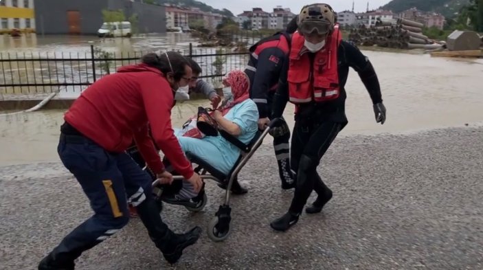 Sinop ve Kastamonu'da TSK, arama kurtarma çalışmalarını sürdürüyor