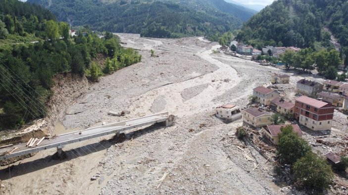 Sinop'ta sel nedeniyle 40 ev yıkıldı