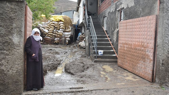 Kars’ın Sarıkamış ilçesindeki köyde sel baskını