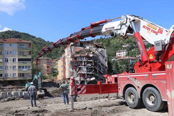 Kastamonu’daki Ezine Çayı üzerine seyyar köprü inşa ediliyor