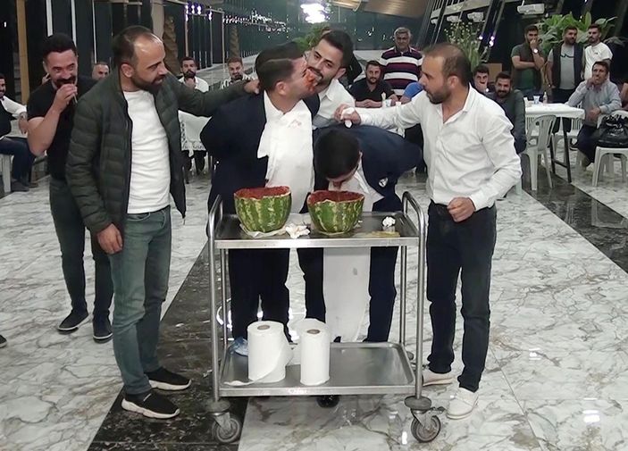 d Erzurum’da düğün öncesi damadın ağabeyine ve sağdıca eziyet