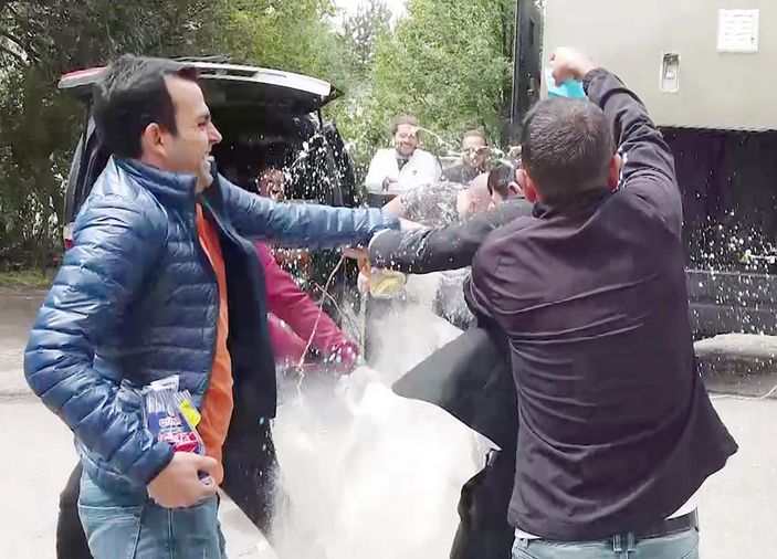 d Erzurum’da düğün öncesi damadın ağabeyine ve sağdıca eziyet