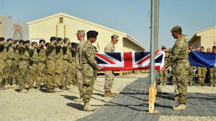 İngiltere'nin Afganistan'daki tahliye süreci eleştiriliyor