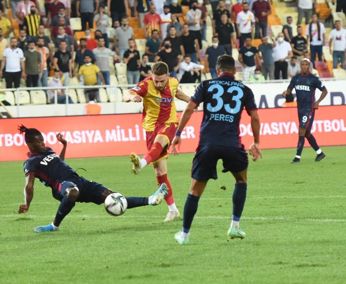 Trabzonspor, deplasmanda Yeni Malatyaspor'u 5 golle geçti