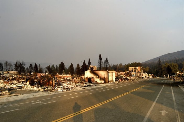 Kaliforniya'da yangının ardından yaşanan yıkım