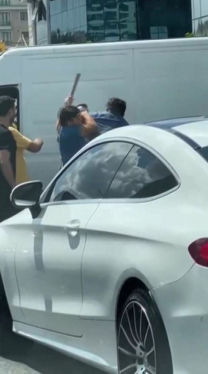 Ümraniye'de sopalı yol verme kavgası