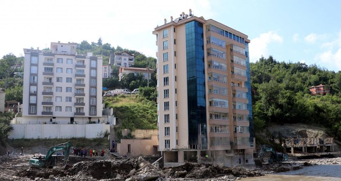 Kastamonu'da çöken binanın müteahhidinin mal varlığına tedbir kararı