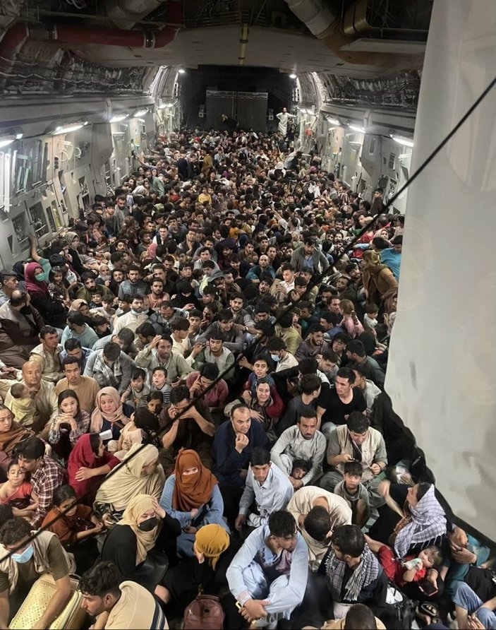 Afganlar, ABD uçağıyla tahliye edildi