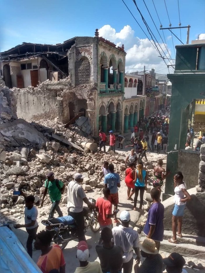 Haiti depreminde ölenlerin sayısı 1419'a yükseldi