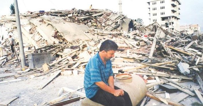 1999 depreminden akıllarda kalan görüntüler