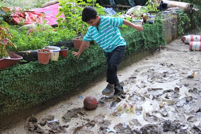 Bozkurt'ta çocuklar, sel felaketinden habersiz oyun oynadı