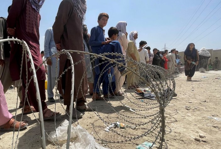 İran'dan, Afgan sığınmacıların ülkeye girişini engelleme kararı