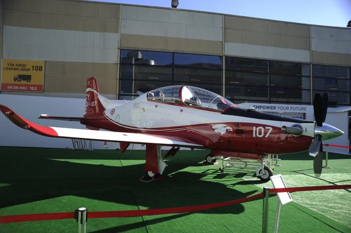 TUSAŞ'ın geliştirdiği Milli Muharip Uçak, IDEF'te görücüye çıktı