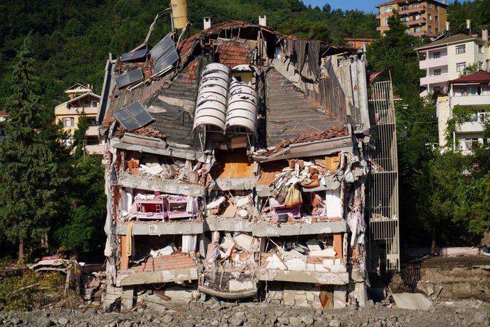 d Sel bölgesinde 109 bina için acil yıkım kararı