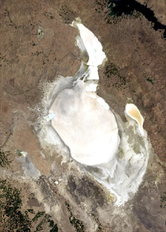 Tuz Gölü'ndeki kuraklık, uydu görüntülerine yansıdı