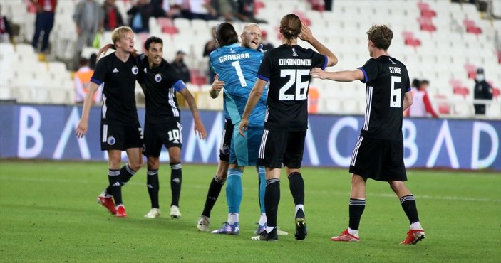 Sivasspor, sahasında Kopenhag'a 2-1 mağlup oldu