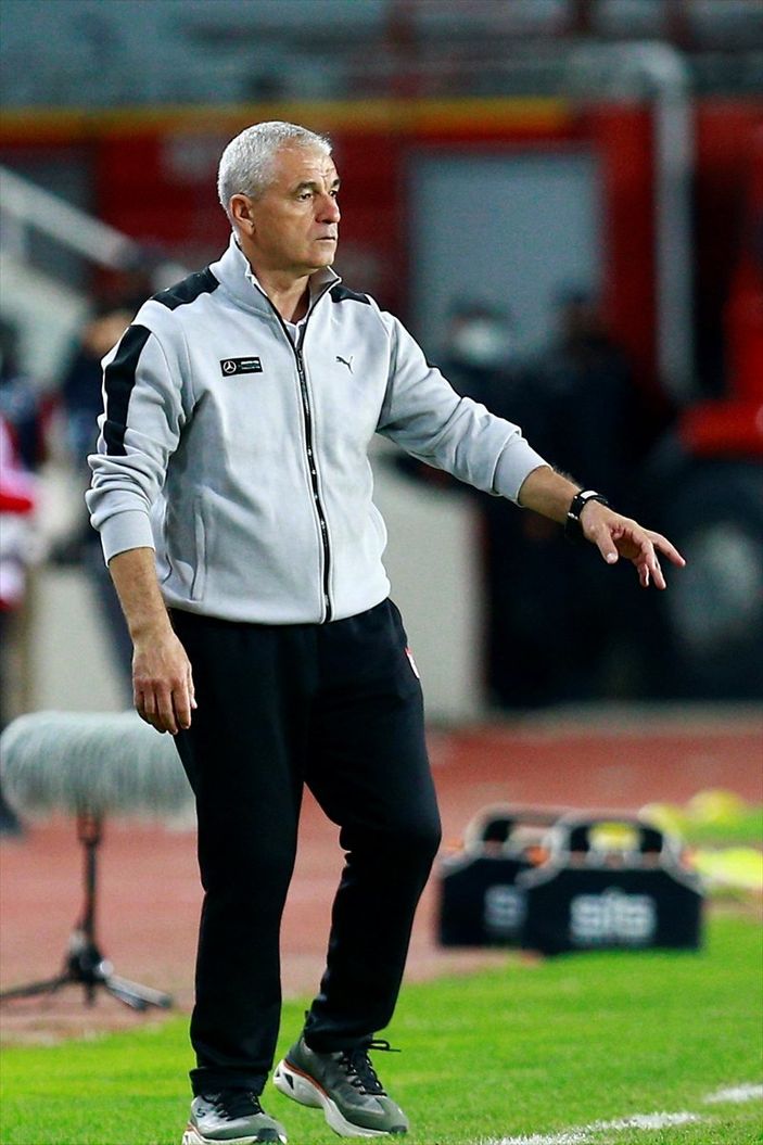 a Rıza Çalımbay: Maalesef son vuruşları yapamadık