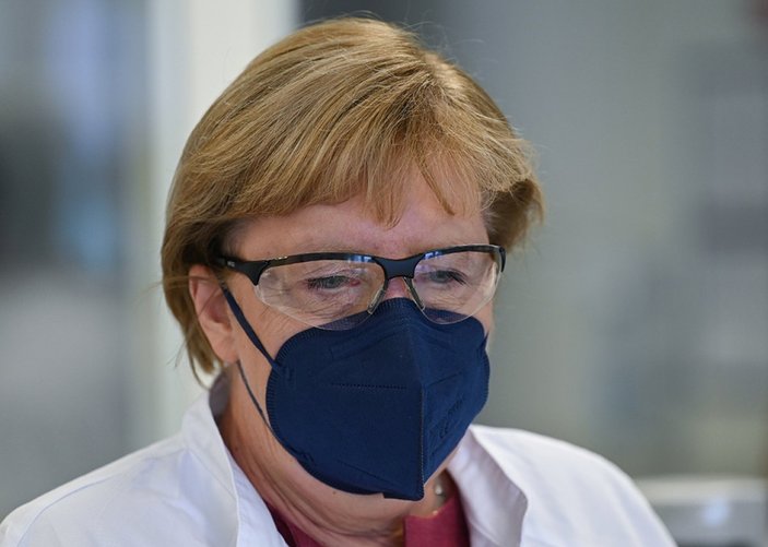 Angela Merkel'den BioNTech'in üretim tesisine ziyaret