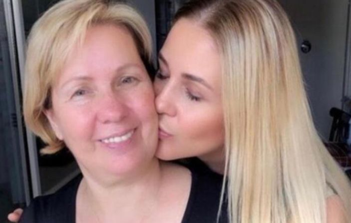 Emine Ün acı haberi duyurdu! Annesi..