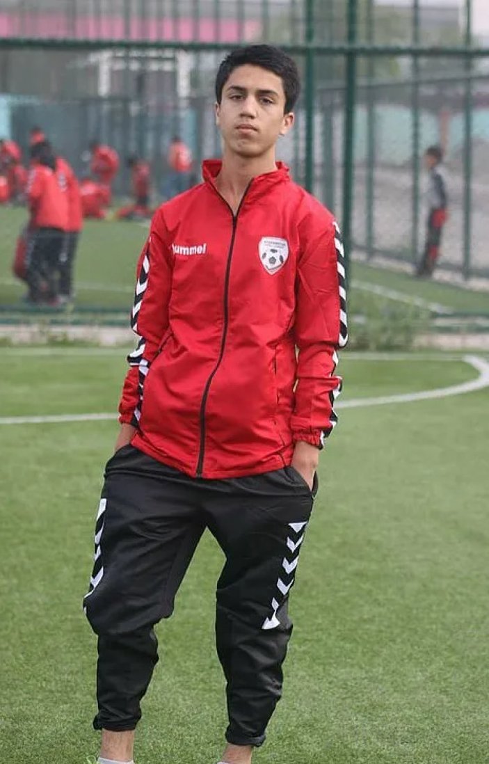Afgan futbolcu Zaki Anwari'nin cesedi iniş takımlarında bulundu