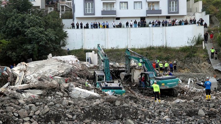 Bozkurt'ta yıkılan Ölçer Apartmanı'nın müteahhidi tutuklandı