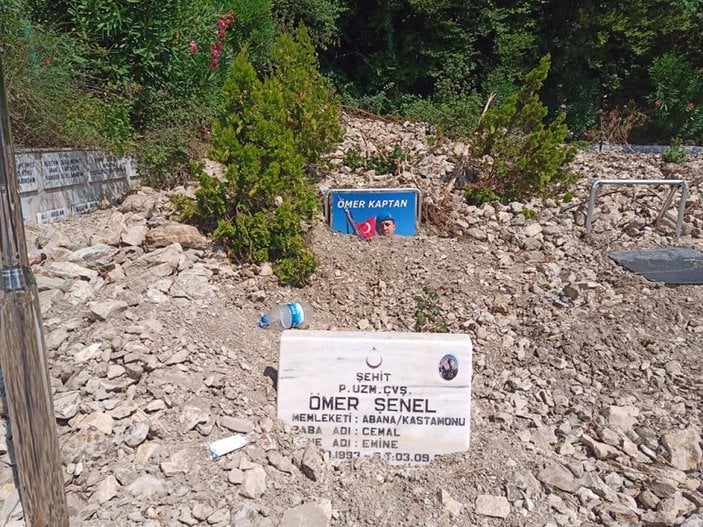 Kastamonu'da şehit mezarını komandolar temizledi