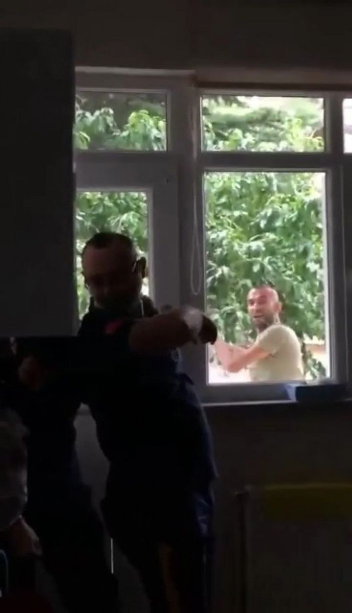 Amasya'da 112 istasyonuna sopalı saldırı