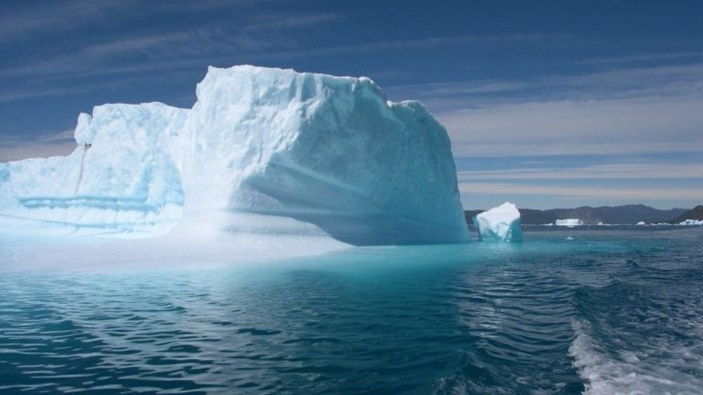 Grönland'daki buzulların tepesine ilk defa yağmur yağdı