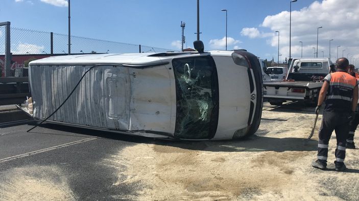 Haliç Köprüsü'nde kazaya neden olan iki kişi kaçtı