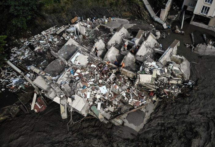 Sel felaketinde hayatını kaybedenlerin sayısı 81 oldu